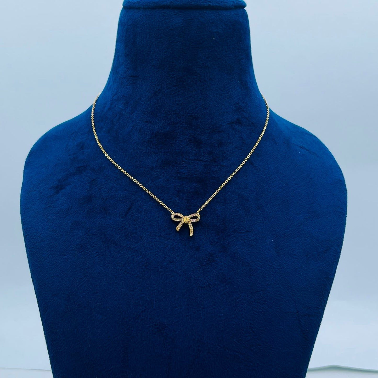 Anti-Tarnish Gold Bow Necklace | 1-Year Warranty