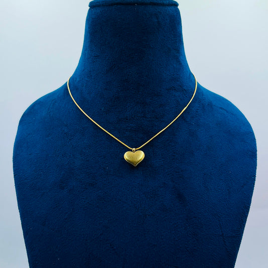 Anti-Tarnish Gold Heart Necklace | 1-Year Warranty